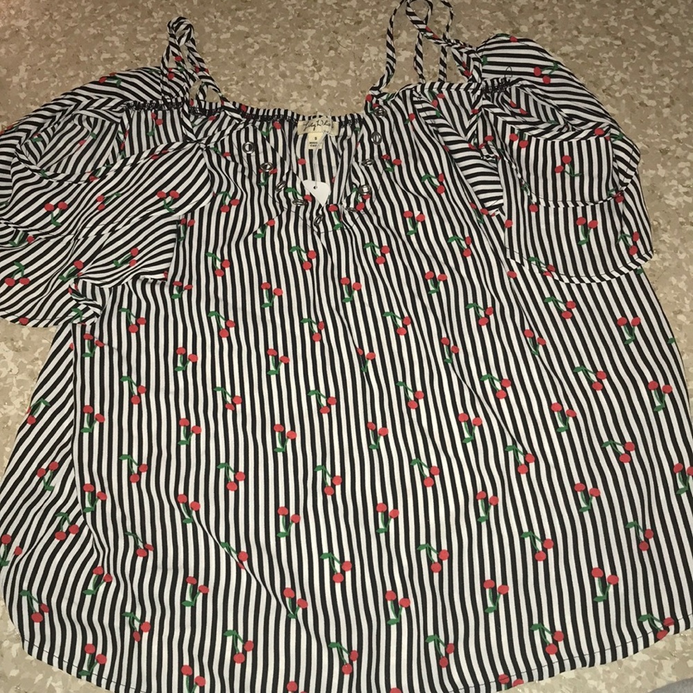 NEW WITH TAG Blouse